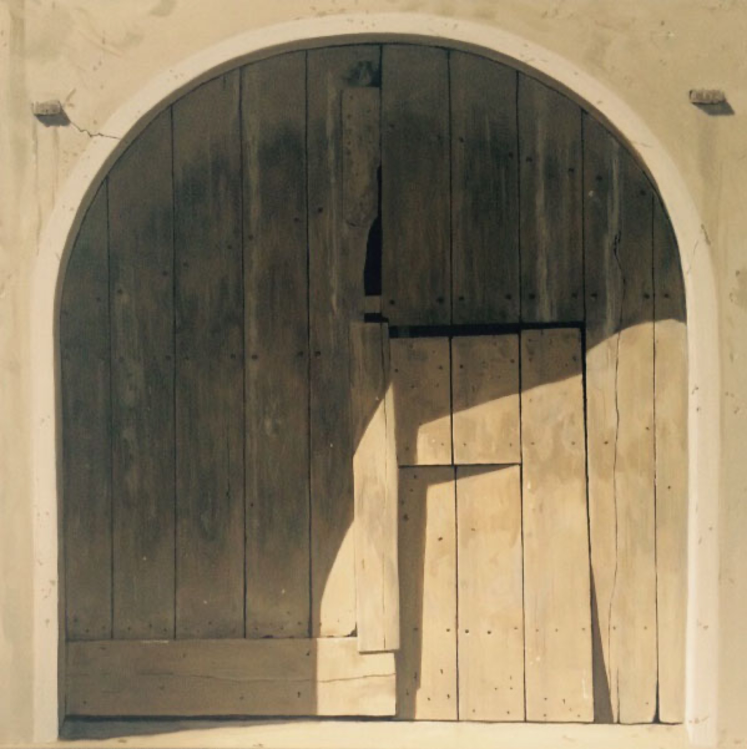 Klaas Wiedijk, Staldeur, licht en schaduw (Stable Door, Light and Shadow) — Stable doors, Oil on panel