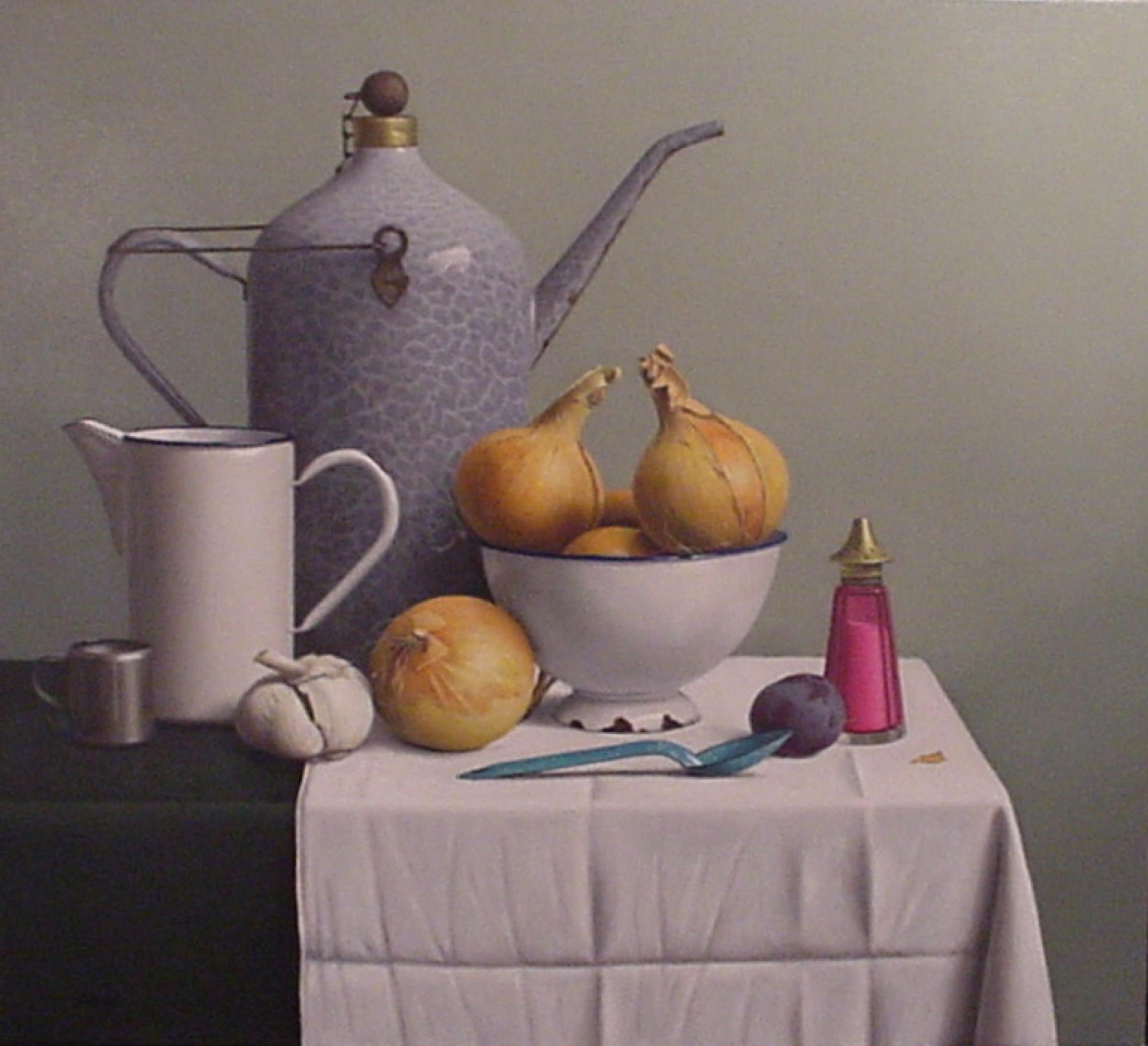 Klaas Wiedijk, Uien en emaillen kan (Onions and an Enamel Jug) — Still life, Oil on panel