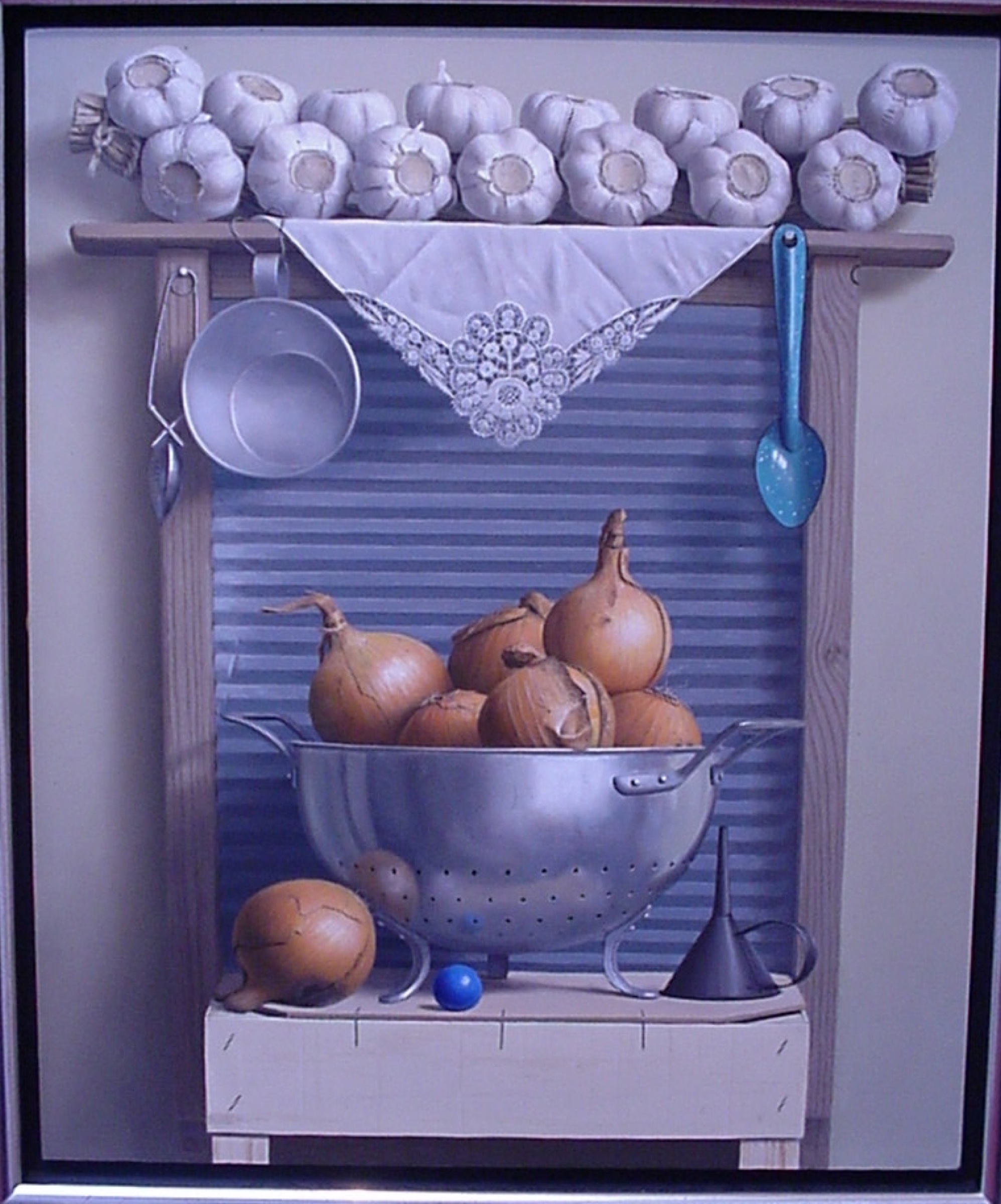 Klaas Wiedijk, Uien in vergiet (Onions in a Colander) — Still life, Oil on panel